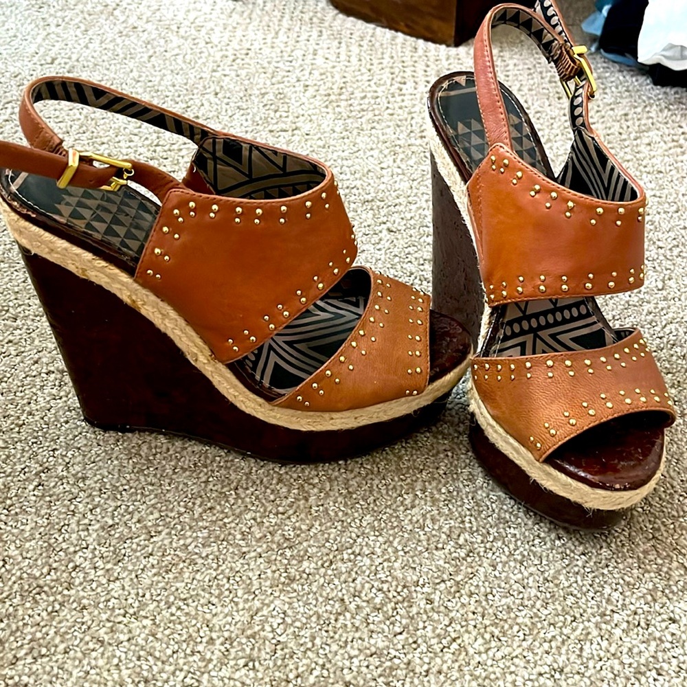 Jessica Simpson Wedges